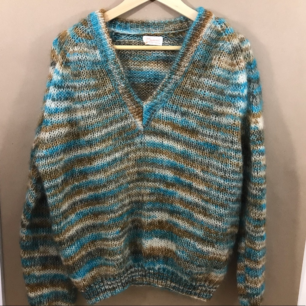 VTG cozy fuzzy striped V-neck long sleeve knit
